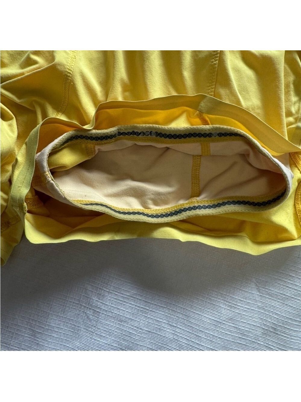 Lululemon Athletica Hotty Hot Vibrant Yellow Running Shorts size 4 - Picture 4 of 4
